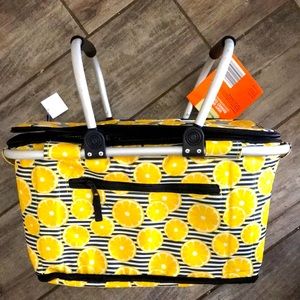 Adventuridge tote. NWT